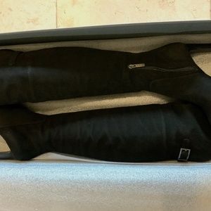 New in Box Aquatalia Raffaela over the Knee Black Suede Boots 7